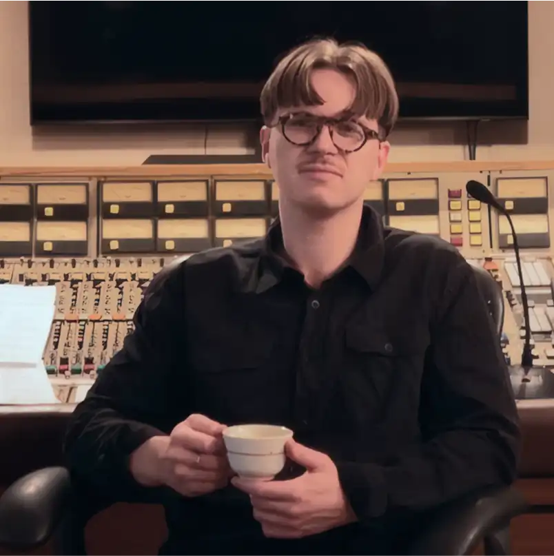 Bergur Þórisson in the studio